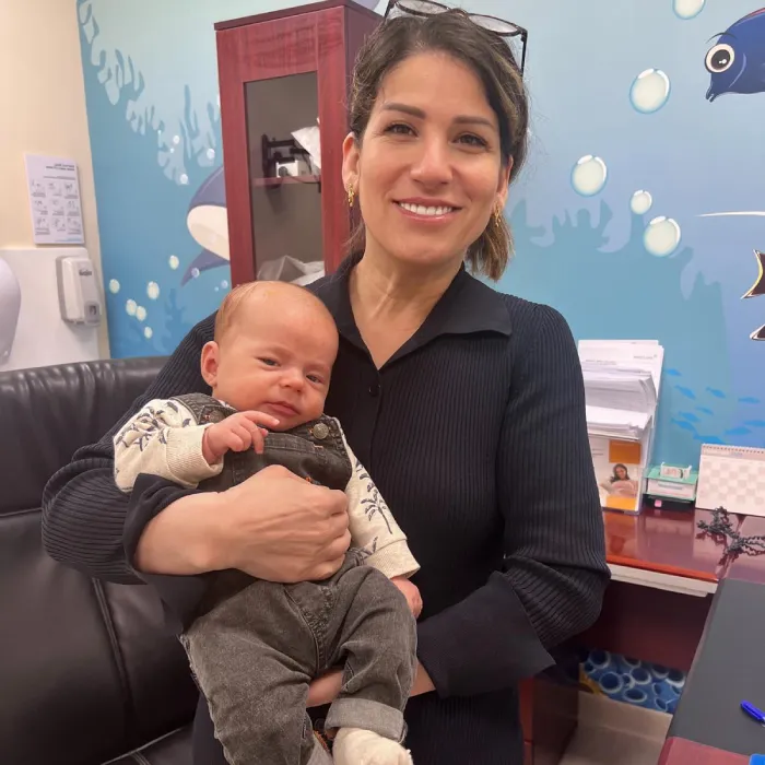 DrKaplanWithInfant_04