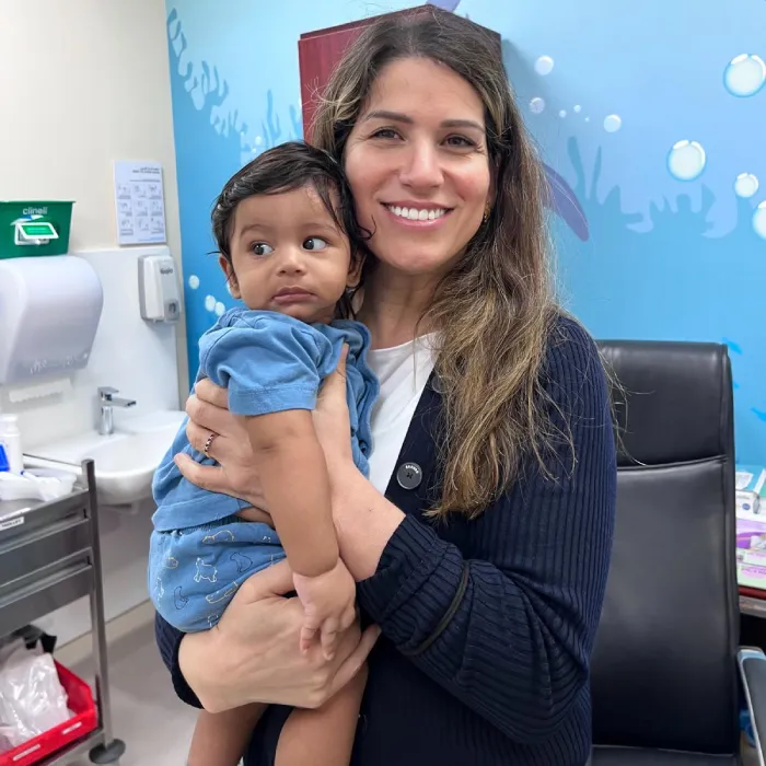 DrKaplanWithInfant_05